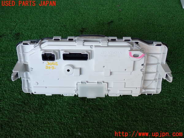 2UPJ-30456170]ハイエースバン200系(TRH200V)スピードメーター 中古_m0002.jpg