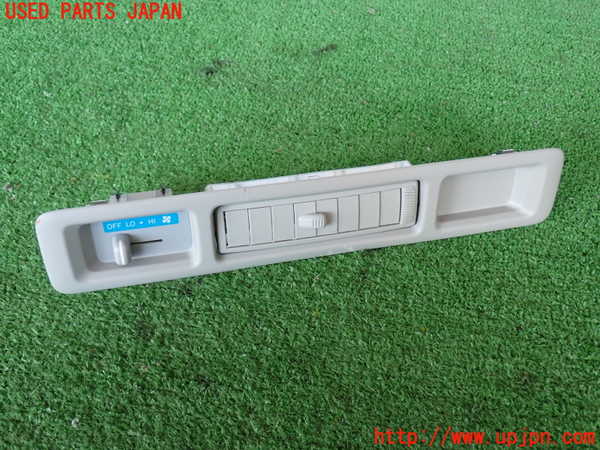2UPJ-30456306]ハイエースバン200系(TRH200V)スイッチ1 (空調) 中古_m0001.jpg