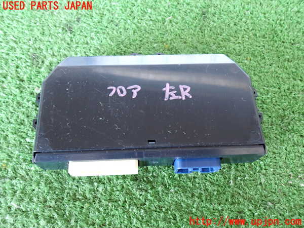 5UPJ-30456149]ハイエースバン200系(TRH200V)コンピューター4 中古_m0003.jpg