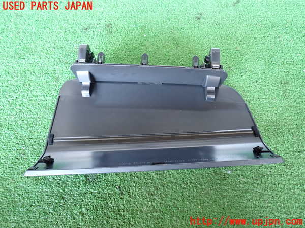 2UPJ-30457517]ハイエースバン200系(TRH200V)グローブボックス2 中古_m0002.jpg