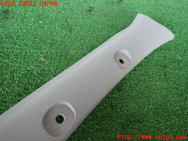5UPJ-30457655]ハイエースバン200系(TRH200V)右フロントピラートリム 中古_m0002.jpg