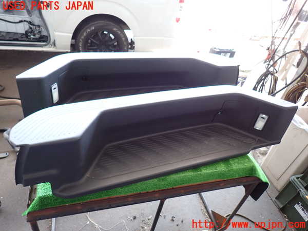 2UPJ-30457740]ハイエースバン200系(TRH200V)スカッフプレート 中古_m0001.jpg