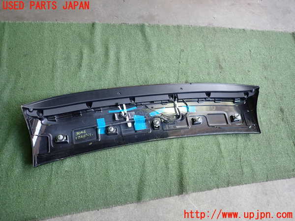 2UPJ-30461520]BMW i3(1Z06)(I01)リアスポイラー 中古_m0003.jpg