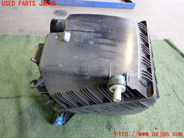 2UPJ-30462560]BMW i3(1Z06)(I01)エアクリーナーボックス 中古_m0001.jpg