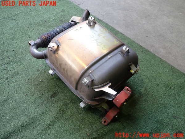 2UPJ-30462671]BMW i3(1Z06)(I01)リアマフラー1 中古_m0002.jpg