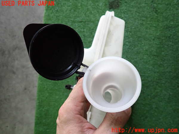 2UPJ-30466791]BMW i3(1Z06)(I01)ウォッシャータンク1 中古_m0003.jpg
