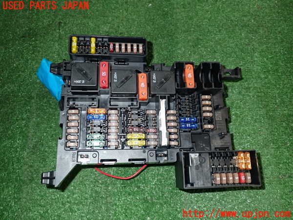 2UPJ-30466741]BMW i3(1Z06)(I01)ヒューズボックス1 中古_m0001.jpg