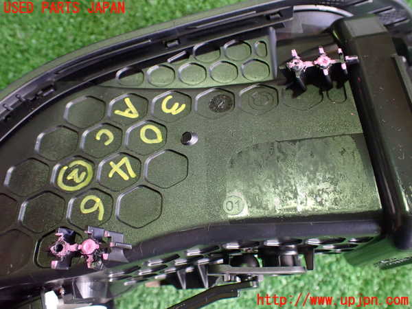 2UPJ-30467527]BMW i3(1Z06)(I01)エアコン吹き出し口2 右 【ジャンク品】 中古_m0005.jpg