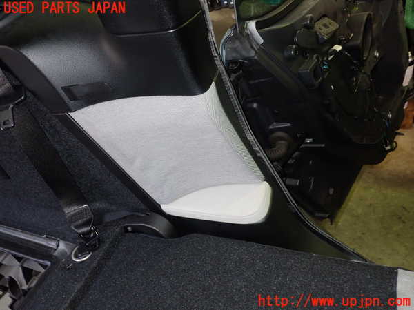 2UPJ-30467680]BMW i3(1Z06)(I01)左リアピラートリム 中古_m0002.jpg