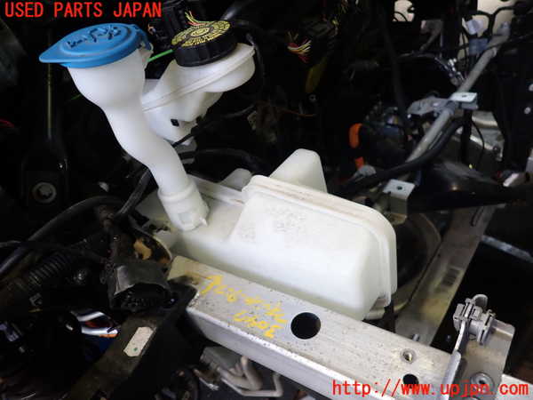 2UPJ-30476791]BMW i3(1Z06)ウォッシャータンク1 中古 (I01)_m0001.jpg