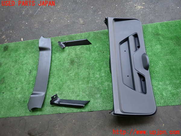 2UPJ-30471578]BMW i3(1Z06)バックドア内張り 中古 (I01)_m0001.jpg
