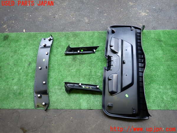 2UPJ-30471578]BMW i3(1Z06)バックドア内張り 中古 (I01)_m0002.jpg