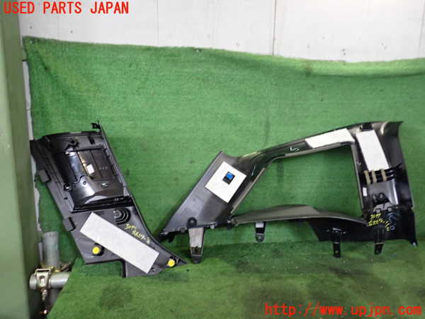 2UPJ-30477675]BMW i3(1Z06)右リアピラートリム 中古 (I01)_m0002.jpg