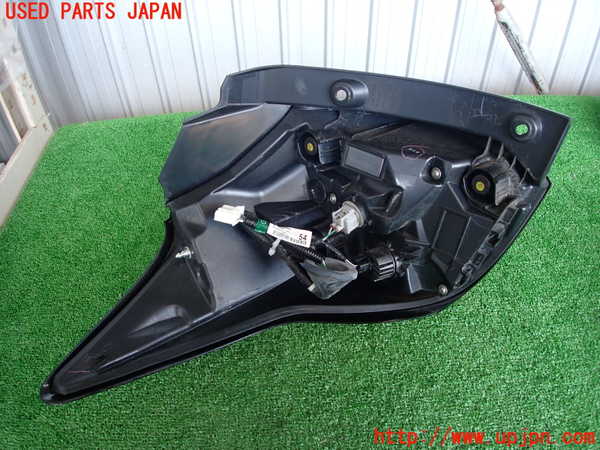 2UPJ-30481530]ヤリス(YARIS)(KSP210)右テールランプ 中古_m0002.jpg