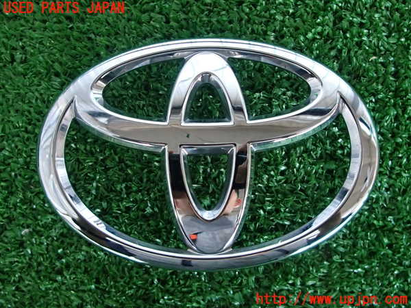 2UPJ-30481631]ヤリス(YARIS)(KSP210)エンブレム1 中古_m0001.jpg