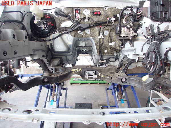 2UPJ-30485285]ヤリス(YARIS)(KSP210)フロントメンバー 中古_m0001.jpg