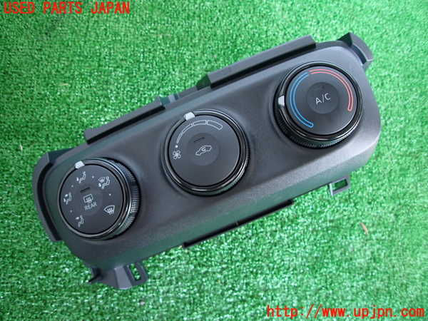 2UPJ-30486066]ヤリス(YARIS)(KSP210)エアコンスイッチ1 中古_m0001.jpg