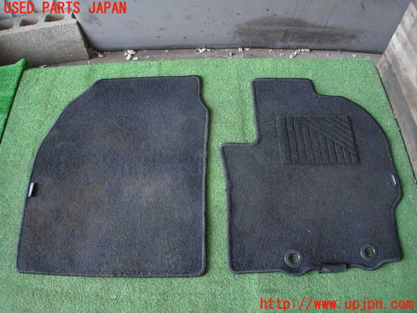 2UPJ-30487800]ヤリス(YARIS)(KSP210)フロアマット 中古_m0002.jpg