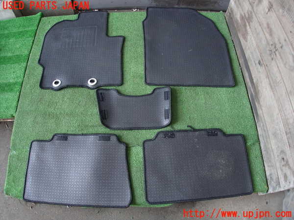 2UPJ-30487800]ヤリス(YARIS)(KSP210)フロアマット 中古_m0004.jpg