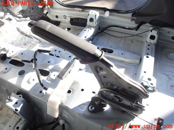 5UPJ-30487550]ヤリス(YARIS)(KSP210)サイドブレーキレバー 中古_m0002.jpg