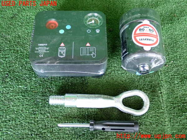 2UPJ-30517805]BMW ミニ(MINI)クーパーD(XN15)(F56)車載工具 中古_m0001.jpg