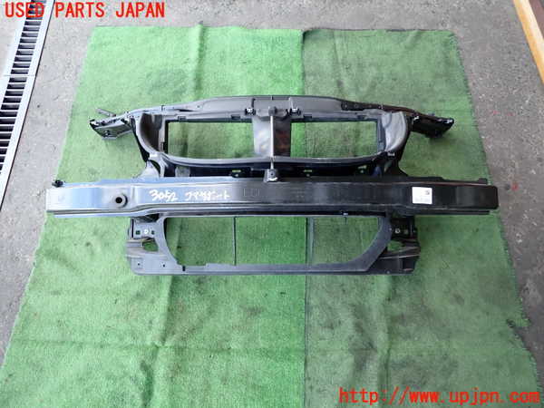 2UPJ-30521041]BMW 320i(PG20)(E90)コアサポート 中古_m0001.jpg