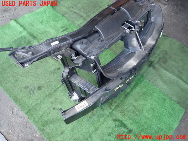 2UPJ-30521041]BMW 320i(PG20)(E90)コアサポート 中古_m0003.jpg