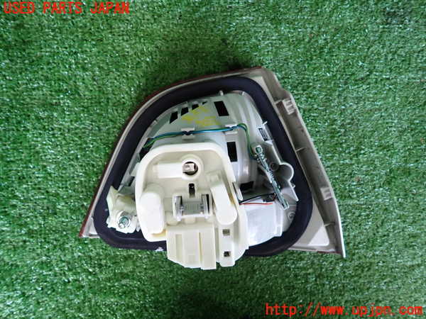 2UPJ-30521550]BMW 320i(PG20)(E90)右リアフィニッシャー 中古_m0003.jpg