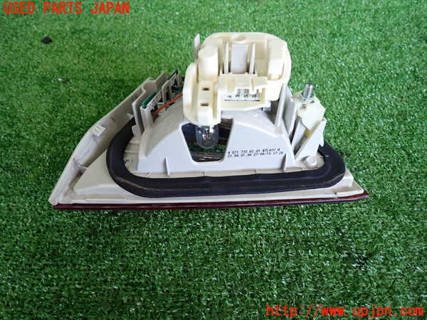 2UPJ-30521552]BMW 320i(PG20)(E90)左リアフィニッシャー 中古_m0002.jpg