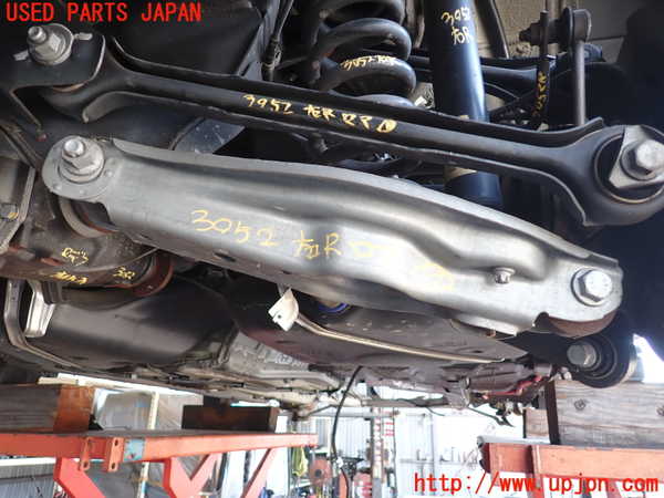 2UPJ-30525205]BMW 320i(PG20)(E90)右リアロアアーム2 中古_m0001.jpg