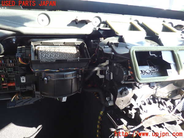 2UPJ-30526081]BMW 320i(PG20)(E90)エバポレーター1 中古_m0003.jpg