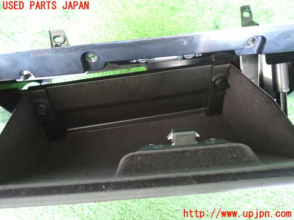 2UPJ-30527516]BMW 320i(PG20)(E90)グローブボックス1 中古_m0004.jpg