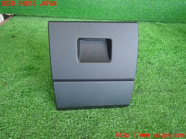 2UPJ-30527841]BMW 320i(PG20)(E90)小物入れ1 中古_m0001.jpg