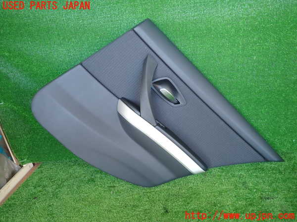 2UPJ-30521294]BMW 320i(PG20)(E90)右後ドア内張り 中古_m0001.jpg