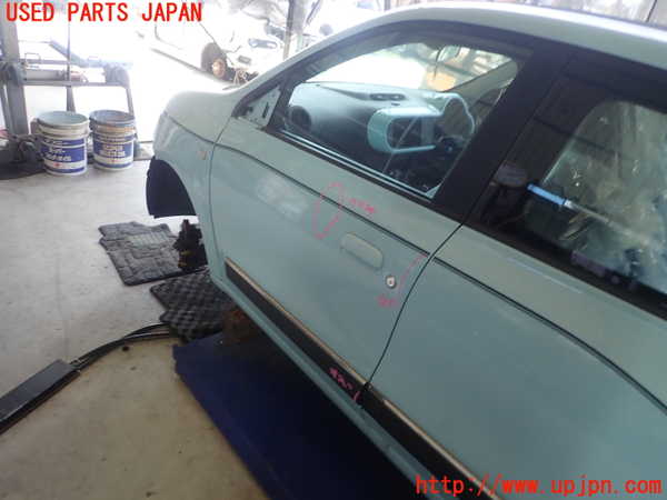 5UPJ-30531260]ルノー・トゥインゴ(AHH4B)左前ドア AGC M189 中古_m0001.jpg