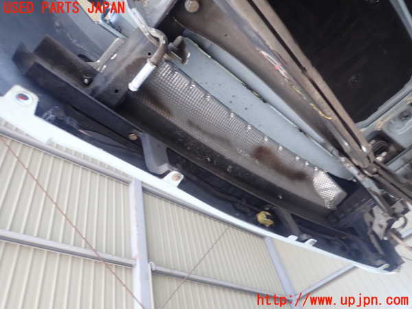 1UPJ-30531614]ルノー・トゥインゴ(AHH4B)リアバンパーホースメント 中古_m0001.jpg