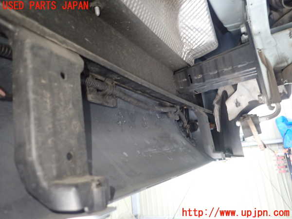 1UPJ-30531614]ルノー・トゥインゴ(AHH4B)リアバンパーホースメント 中古_m0002.jpg