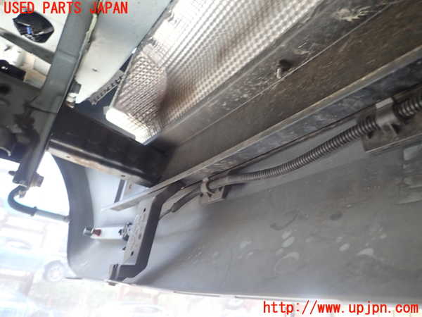 1UPJ-30531614]ルノー・トゥインゴ(AHH4B)リアバンパーホースメント 中古_m0003.jpg