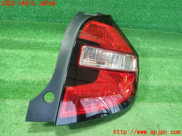 1UPJ-30531530]ルノー・トゥインゴ(AHH4B)右テールランプ 中古_m0001.jpg