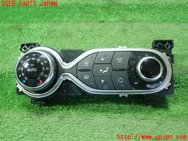 5UPJ-30536066]ルノー・トゥインゴ(AHH4B)エアコンスイッチ1 中古_m0001.jpg