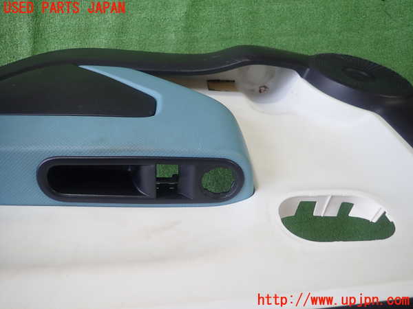 5UPJ-30531234]ルノー・トゥインゴ(AHH4B)右前ドア内張り 中古_m0002.jpg