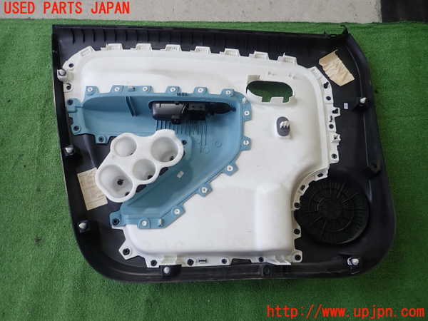 5UPJ-30531234]ルノー・トゥインゴ(AHH4B)右前ドア内張り 中古_m0003.jpg