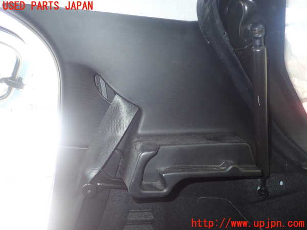 1UPJ-30537675]ルノー・トゥインゴ(AHH4B)右リアピラートリム 中古_m0003.jpg