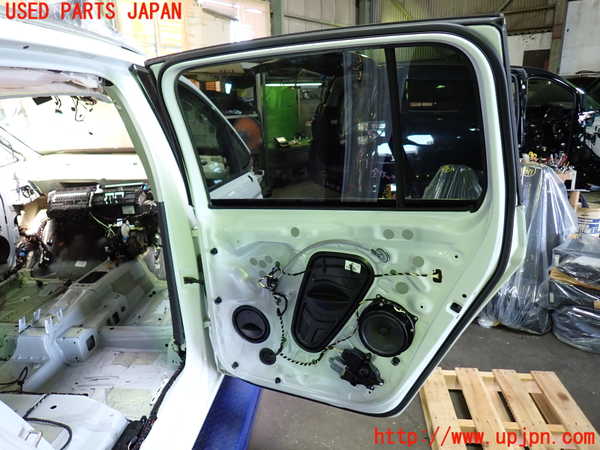 1UPJ-30571290]VW ゴルフ トゥーラン(1TCZD)右後ドア 中古 PILKINGTON 43R-011595_m0005.jpg