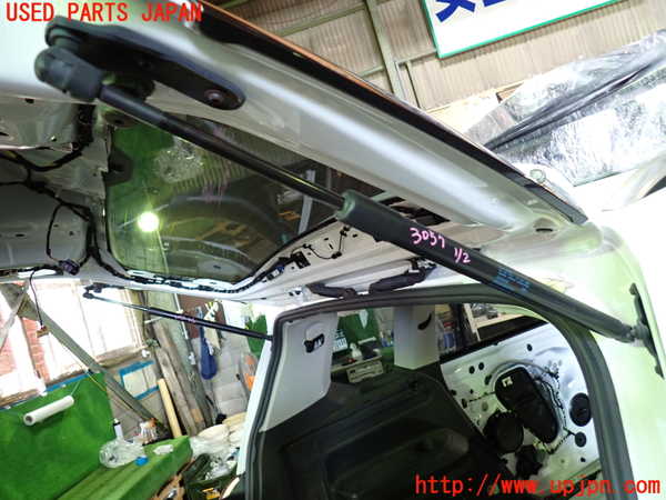 1UPJ-30571584]VW ゴルフ トゥーラン(1TCZD)リアゲートダンパー 中古_m0001.jpg