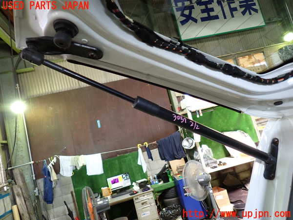 1UPJ-30571584]VW ゴルフ トゥーラン(1TCZD)リアゲートダンパー 中古_m0002.jpg
