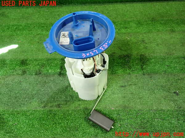 1UPJ-30572510]VW ゴルフ トゥーラン(1TCZD)燃料ポンプ 中古_m0001.jpg