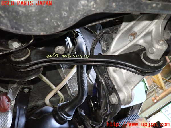 1UPJ-30575200]VW ゴルフ トゥーラン(1TCZD)右リアロアアーム1 中古_m0001.jpg