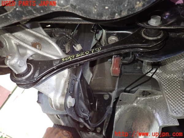 1UPJ-30575226]VW ゴルフ トゥーラン(1TCZD)左リアロアアーム1 中古_m0001.jpg