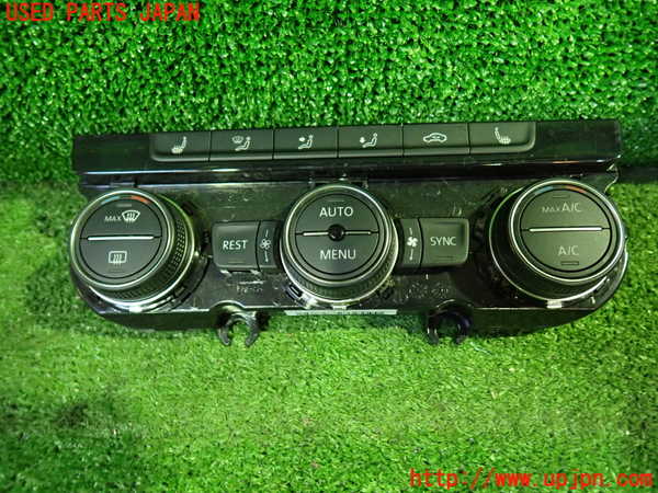 1UPJ-30576066]VW ゴルフ トゥーラン(1TCZD)エアコンスイッチ1 中古_m0001.jpg